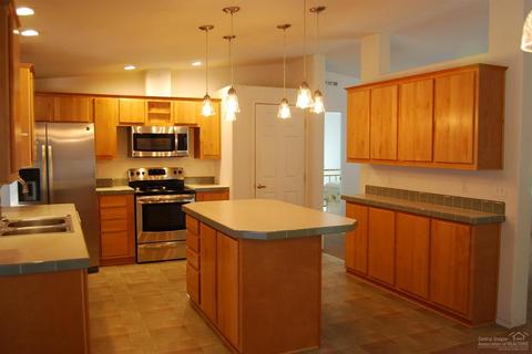 55422 Gross Dr, Bend, OR 97707 photo 6
