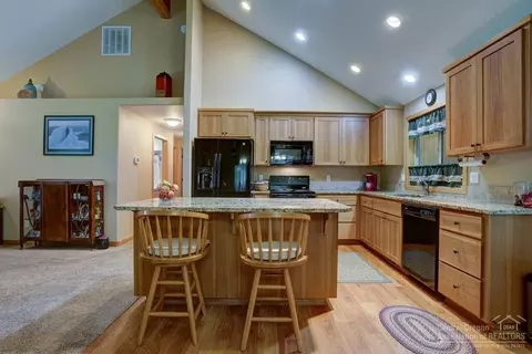 19096 Obsidian Rd, Bend, OR 97702 photo 7