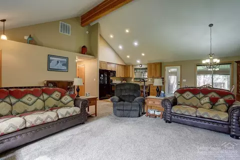 19096 Obsidian Rd, Bend, OR 97702 photo 4
