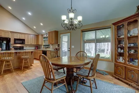 19096 Obsidian Rd, Bend, OR 97702 photo 6