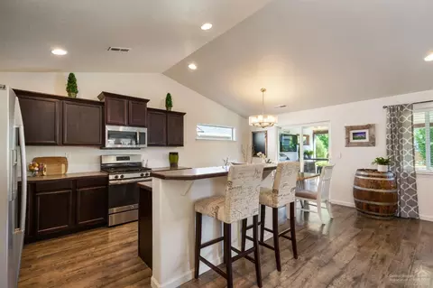 21351 NEagle Crossing Ave, Bend, OR 97701 photo 3