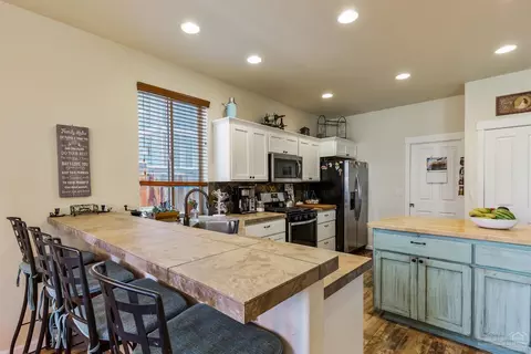 21184 Clairaway Ave, Bend, OR 97702 photo 6