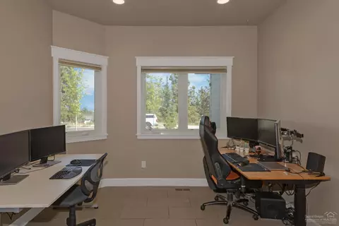 63113 Pikes Ct, Bend, OR 97701 photo 7