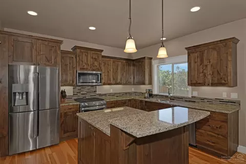 63113 Pikes Ct, Bend, OR 97701 photo 9