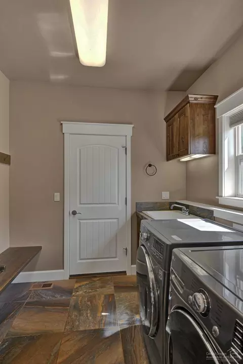 63113 Pikes Ct, Bend, OR 97701 photo 25
