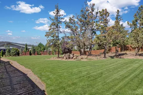 63113 Pikes Ct, Bend, OR 97701 photo 14
