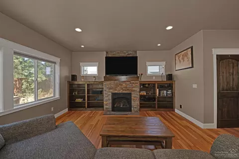 63113 Pikes Ct, Bend, OR 97701 photo 3