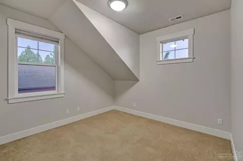 2470 NW Drouillard Ave, Bend, OR 97703 photo 18