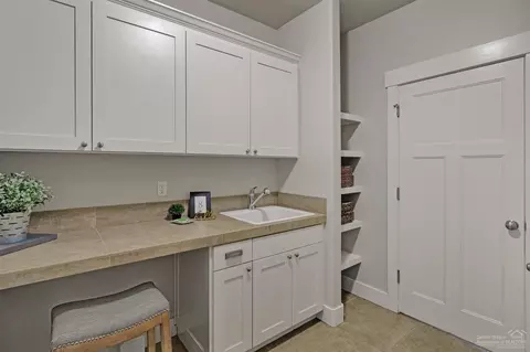 2470 NW Drouillard Ave, Bend, OR 97703 photo 21