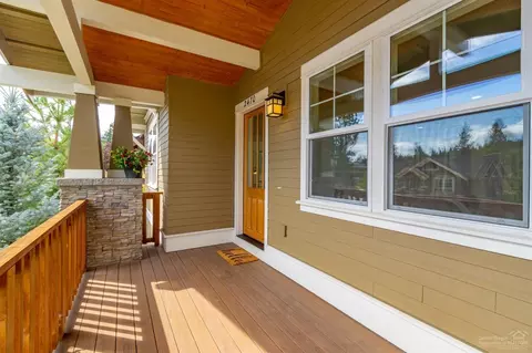 2470 NW Drouillard Ave, Bend, OR 97703 photo 2