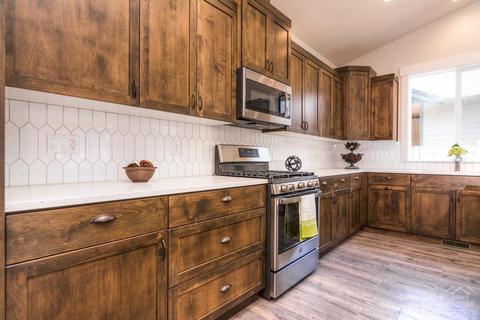 841 E Cascade Ave, Sisters, OR 97759 photo 5