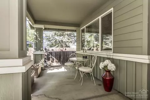 19966 Powers Rd, Bend, OR 97702 photo 3