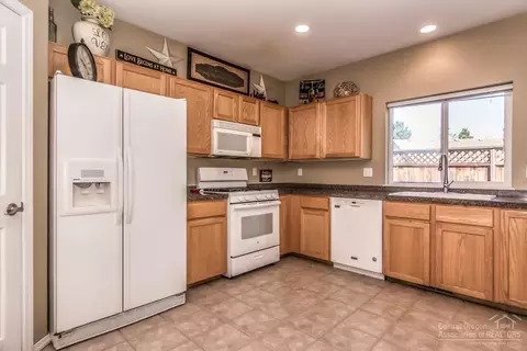 19966 Powers Rd, Bend, OR 97702 photo 9
