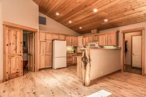16960 Glendale, Bend, OR 97707 photo 11