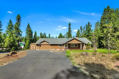16070 Lava Dr, La Pine, OR 97739 photo 2