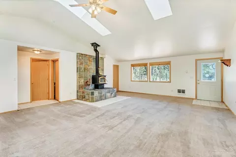 16070 Lava Dr, La Pine, OR 97739 photo 5