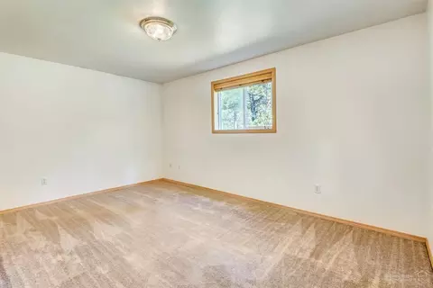 16070 Lava Dr, La Pine, OR 97739 photo 17