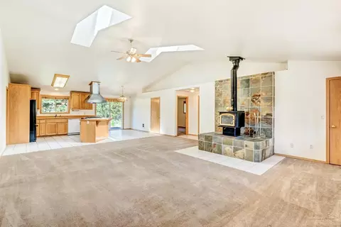 16070 Lava Dr, La Pine, OR 97739 photo 6