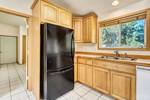 16070 Lava Dr, La Pine, OR 97739 photo 12