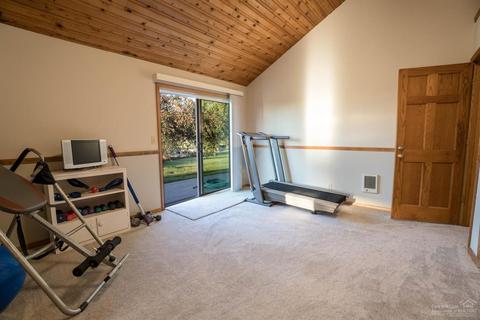 22680 Rickard, Bend, OR 97702 photo 20