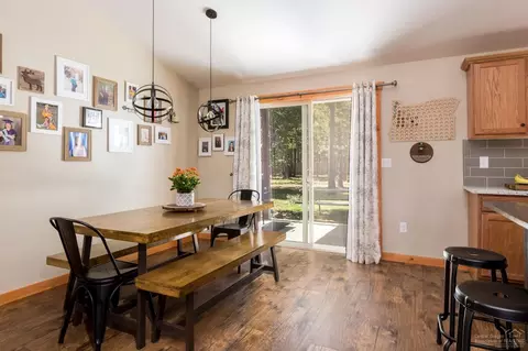 56069 Savage Dr, Bend, OR 97707 photo 5