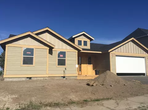 63197 Iner Loop, Bend, OR 97701 photo 2