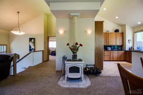 57741 Vine Maple Ln, Sunriver, OR 97707 photo 5