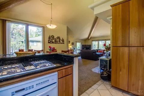 57741 Vine Maple Ln, Sunriver, OR 97707 photo 8
