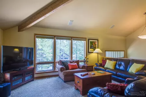 57741 Vine Maple Ln, Sunriver, OR 97707 photo 4
