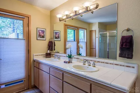 57741 Vine Maple Ln, Sunriver, OR 97707 photo 13