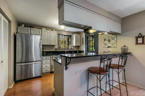 61175 Benham, Bend, OR 97702 photo 4
