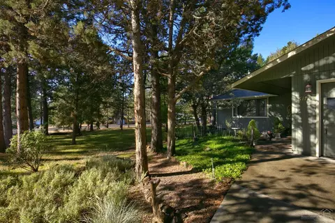 61175 Benham, Bend, OR 97702 photo 25
