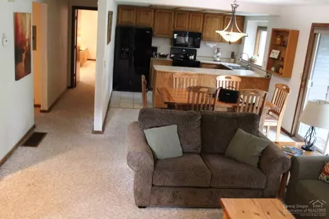 57324 Beaver Ridge Loop, Sunriver, OR 97707 photo 4