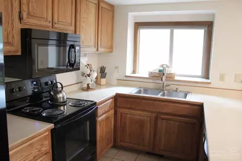 57324 Beaver Ridge Loop, Sunriver, OR 97707 photo 5