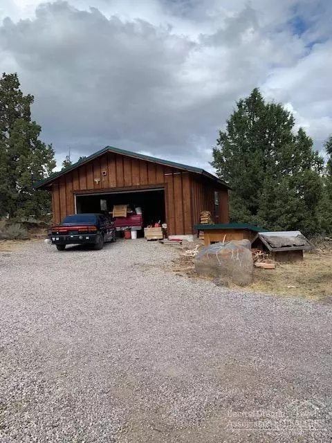 65317 85th St, Bend, OR 97703 photo 2