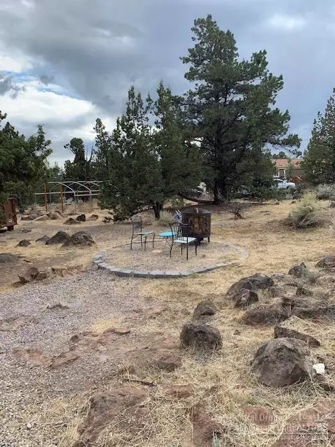 65317 85th St, Bend, OR 97703 photo 3