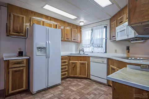 19635 Apache Rd, Bend, OR 97702 photo 5