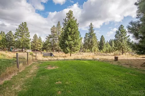 19635 Apache Rd, Bend, OR 97702 photo 16