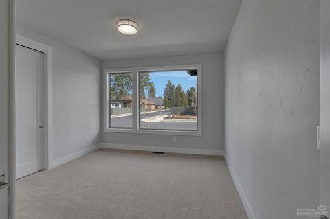 60865 SW Headwaters Loop, Bend, OR 97702 photo 5