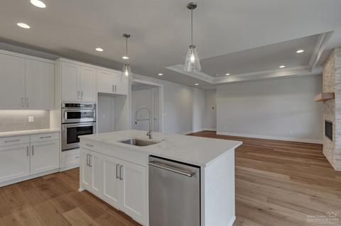 60865 SW Headwaters Loop, Bend, OR 97702 photo 11