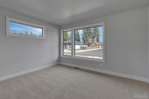 60865 SW Headwaters Loop, Bend, OR 97702 photo 19