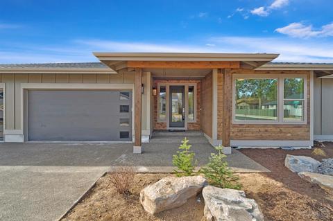 60865 SW Headwaters Loop, Bend, OR 97702 photo 2