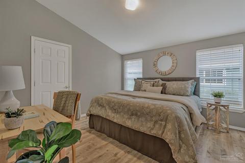 268 N Wheeler Loop, Sisters, OR 97759 photo 14