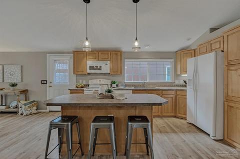 268 N Wheeler Loop, Sisters, OR 97759 photo 12