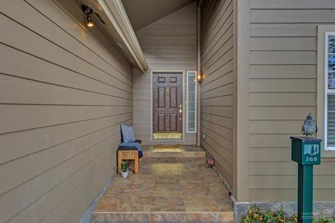 268 N Wheeler Loop, Sisters, OR 97759 photo 2