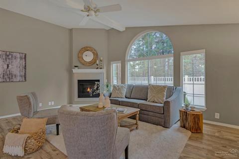 268 N Wheeler Loop, Sisters, OR 97759 photo 7