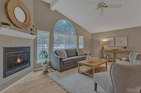 268 N Wheeler Loop, Sisters, OR 97759 photo 9