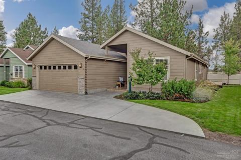268 N Wheeler Loop, Sisters, OR 97759 photo 1