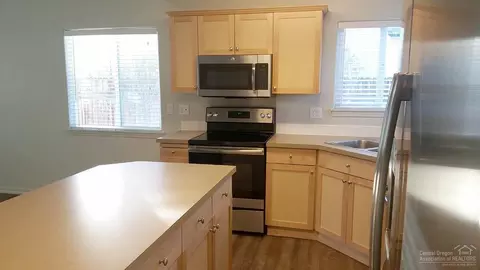 20654 Daisy Ln, Bend, OR 97702 photo 7