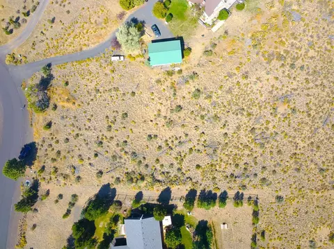 59860 Calgary Loop, Bend, OR 97702 photo 2